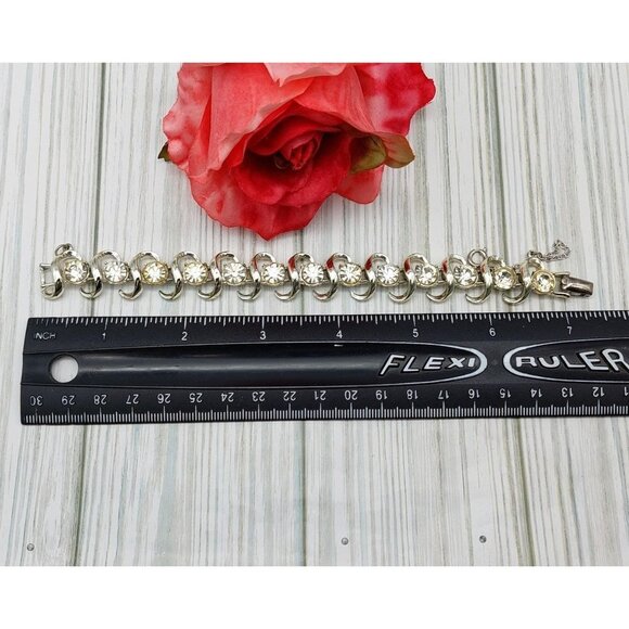 Beautiful Vintage CORO Silver Tone Swirl Crystal Link Bracelet Safety Chain 7" - Picture 11 of 11